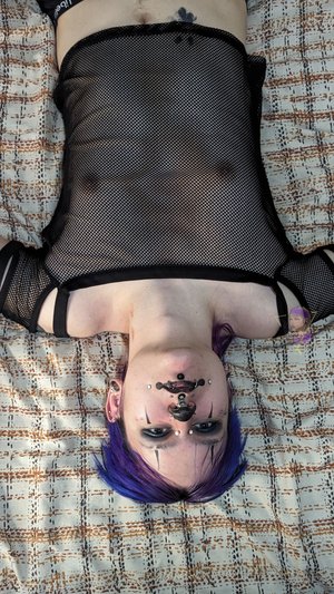 Meet Chrissy: In Bed with a Kinky Clown Switch 