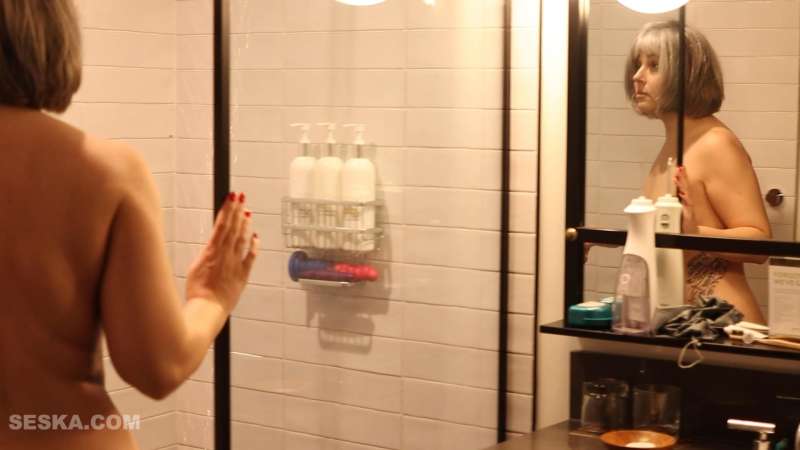 Seska in the Shower