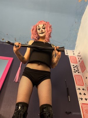 Worship Cuckles: Hairy Clown Body Worship
