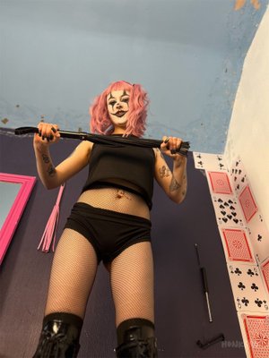Worship Cuckles: Hairy Clown Body Worship