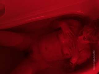 Red Light Bath Time