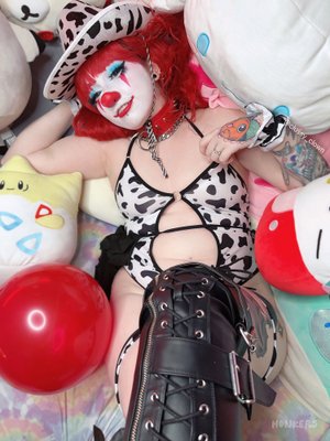 Yee-Honk: Cowgirl Clown Clussy Rodeo