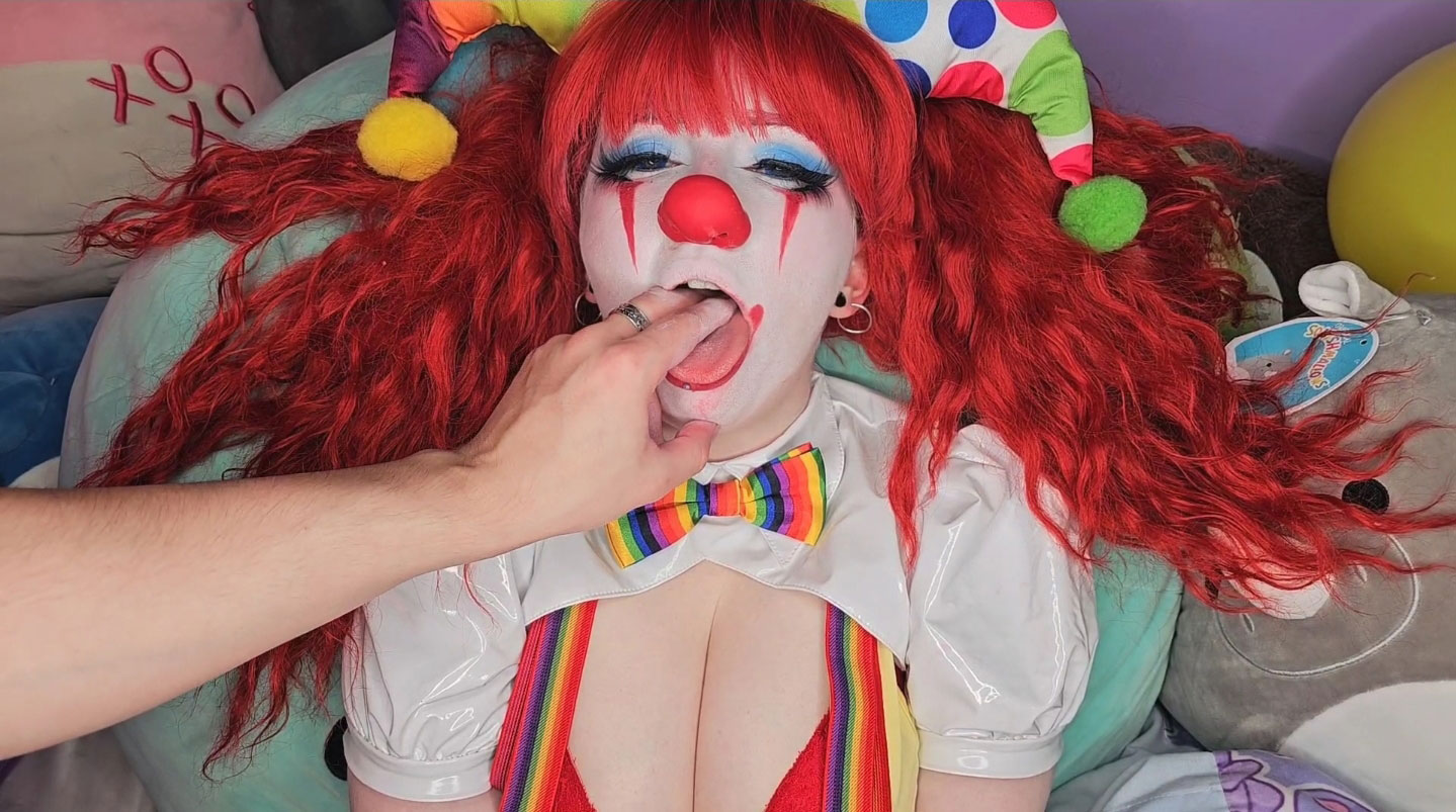 Clussy Clown redhead clowngirl
